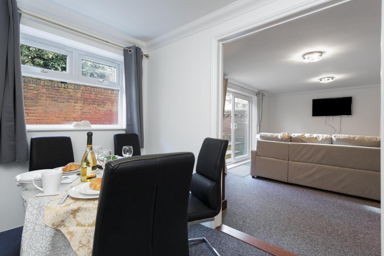 Luxury Granada Apartments - 1 & 2 Bed Flats W Free Parking Perfect For Contractors, Students Near The Beach Portsmouth Habitación foto